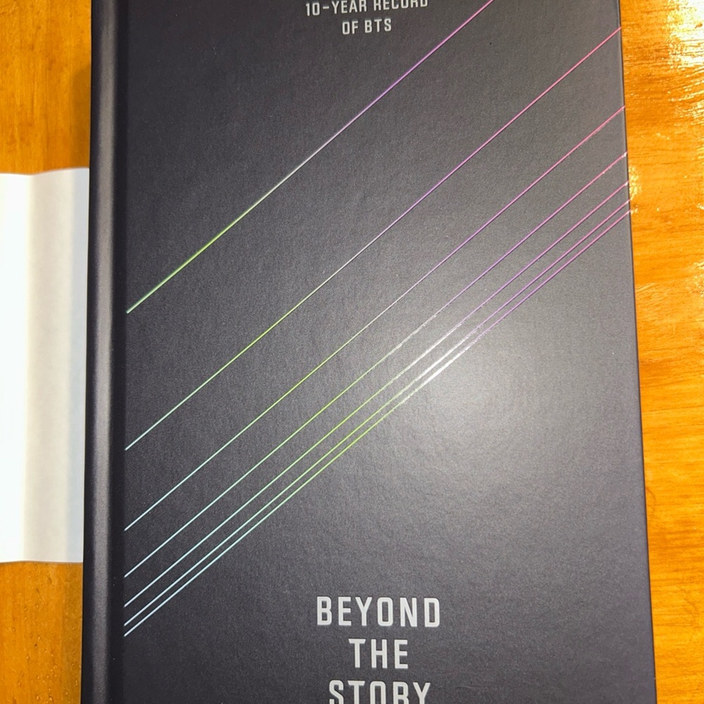 Beyond the Story : 10-Year Record of BTS by Myeongseok Kang and BTS (HC Book) - Picture 11 of 11